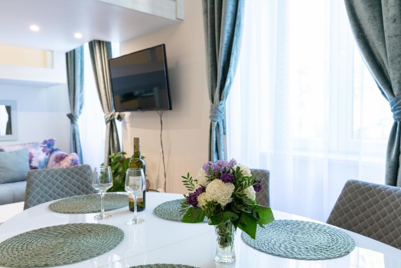 Bonne Chance Apartment, Center, Location *